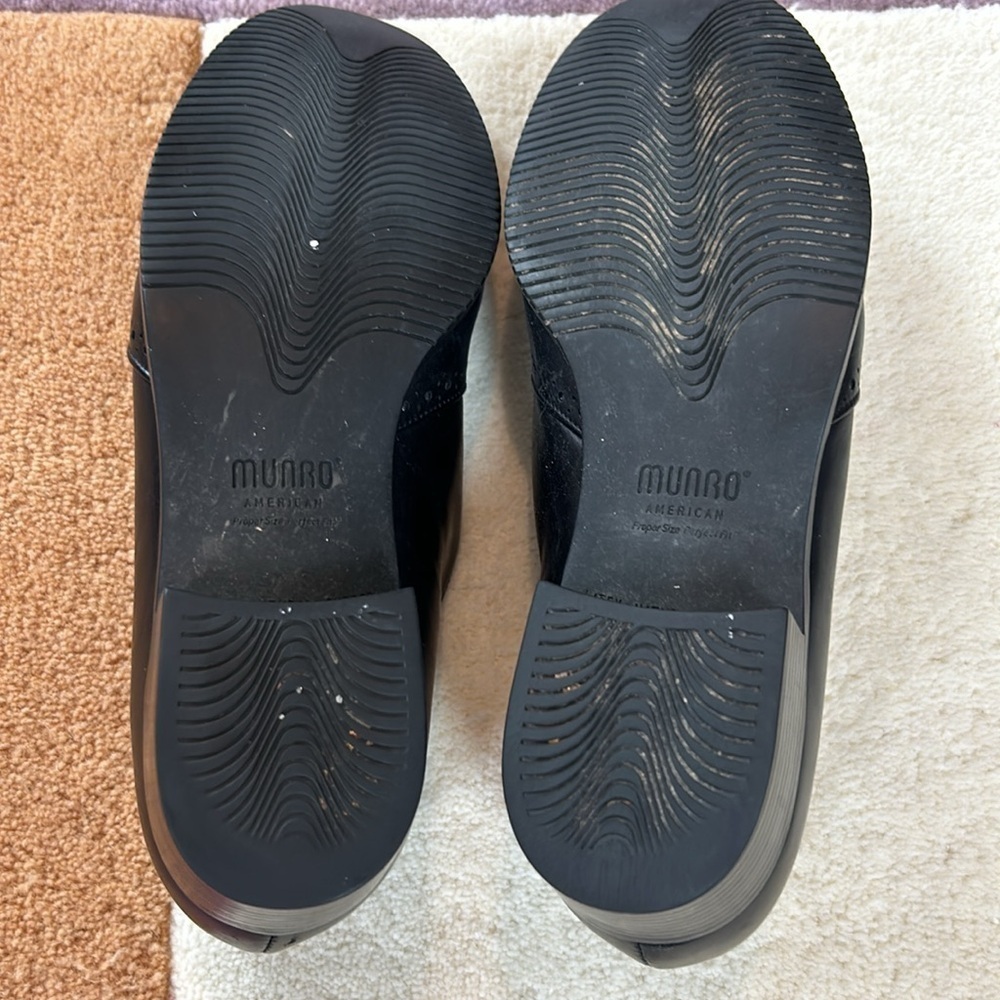 Munro Black Slip On Heeled Loafers 8.5 - Picture 15 of 17